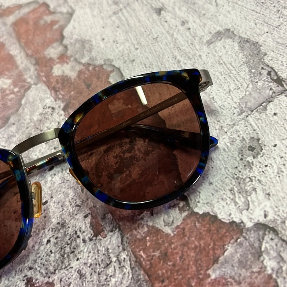 Smoke & Mirrors Shout SM106-B3-6 Retro Blue Tortoise Brushed Silver Sunglasses
